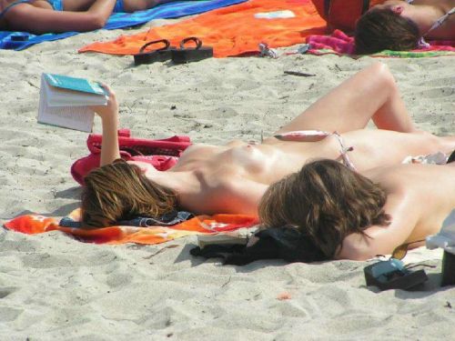 ヌーディストビーチで全裸で戯れてる外人画像あるけど見る？ 40枚 No.17