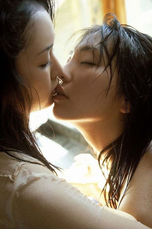 レズな女の子が裸でキスするのが美しいエロ画像！ 34枚 No.4