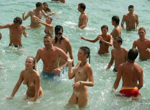 【盗撮画像】ヌーディストビーチでマンコも日焼けしちゃう外国人女性達！ 39枚 No.9