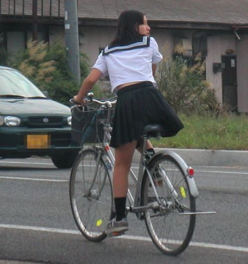 【盗撮画像】自転車に乗ってるJKのパンチラ率！ 45枚 No.31