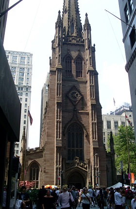 ウォール街から見たトリニティ教会