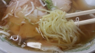 共進軒　ﾁｬｰｼｭｰ麺　麺