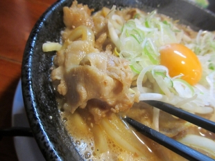 なおじ総本店　肉ｿﾊﾞ味噌　具 (2)