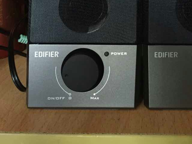 EdifierのUSB接続/USB給電両対応PCスピーカー『R19U (ED-R19U